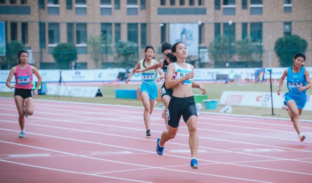 中国女子百米比赛视频_视频女子比赛中国男篮_中国女子公开赛