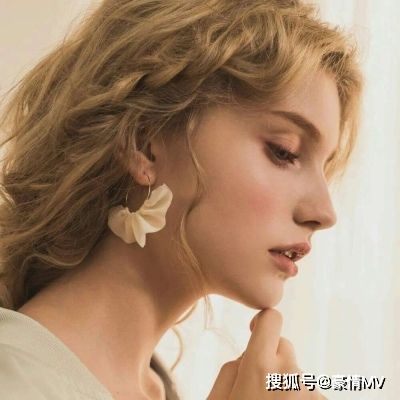 金头发公主图片_金发公主头像_头像金发女